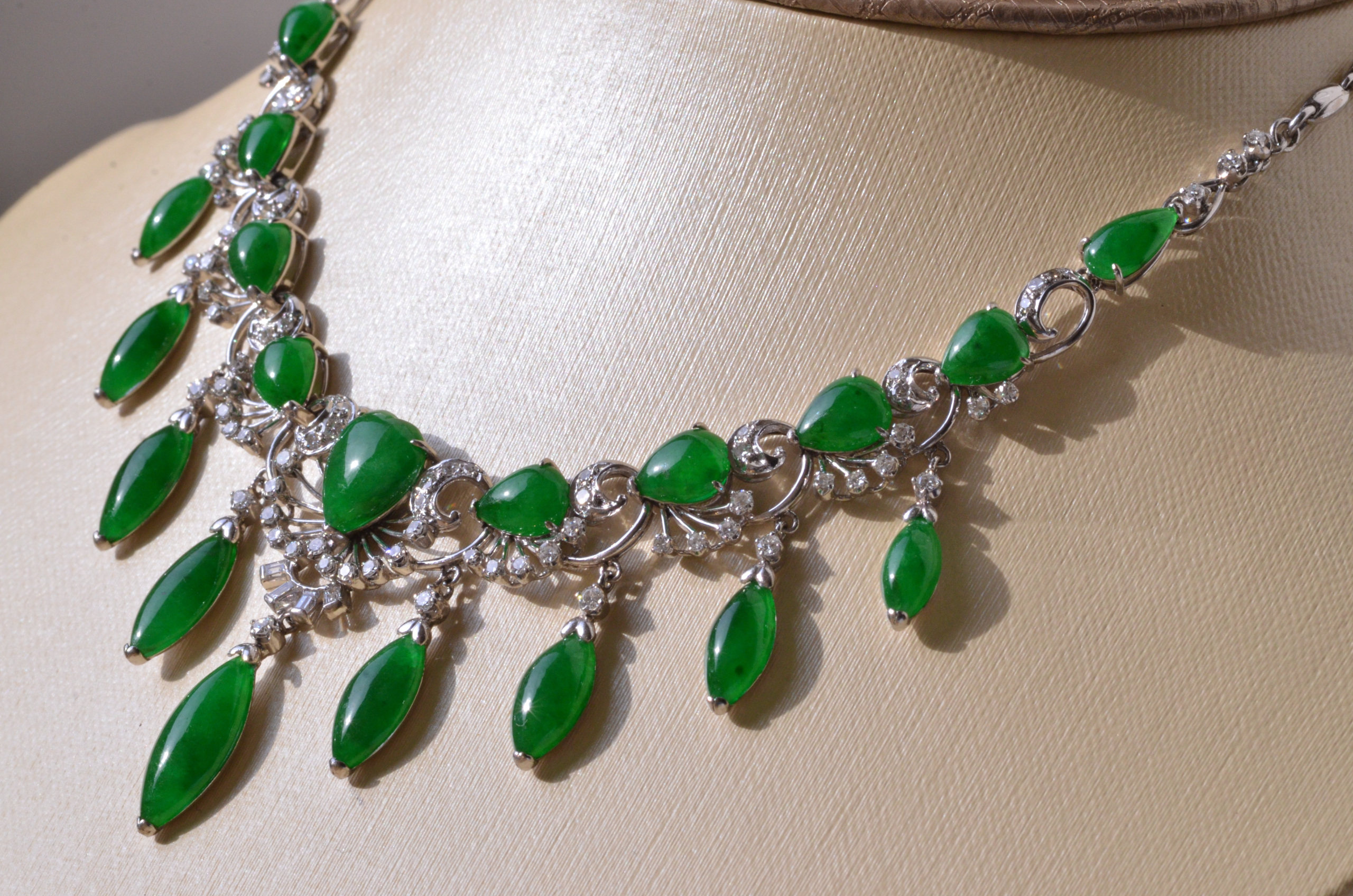 The Grandiosa: Outstanding Imperial Jadeite A Jade necklace with Diamonds